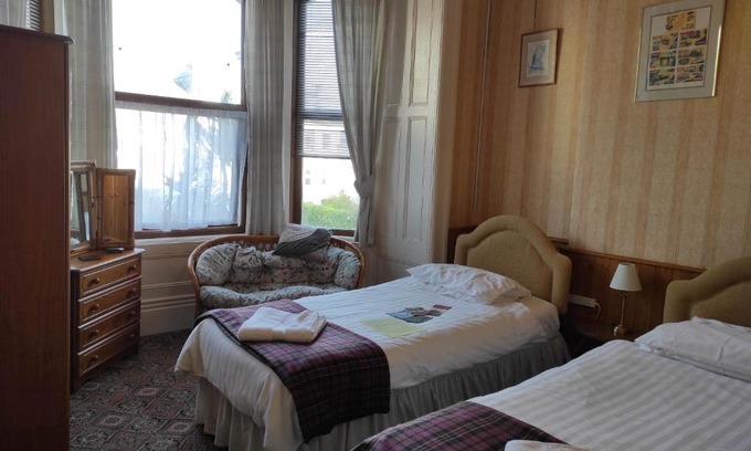 Douglas Casa | All Seasons Guesthouse