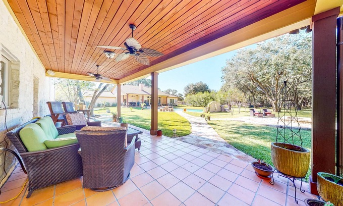Inez Casa | All-Suite Retreat - Private Pool & Pool Table