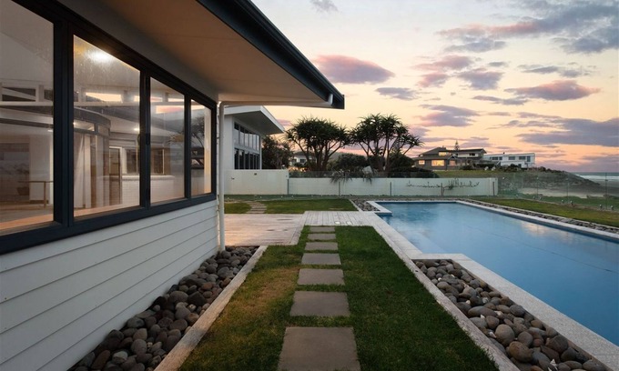 Waihi Beach Casa | ALL THE 3'S @ NUMBER 3
