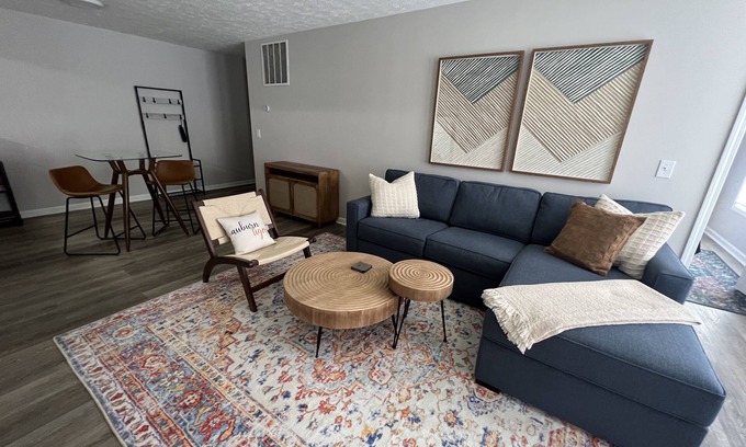 Auburn Condominio | All Things Auburn, Walkable to Campus and University Related Activities!