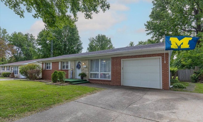 Marion Casa | All Things Marion-Pet Friendly-Fenced Yard