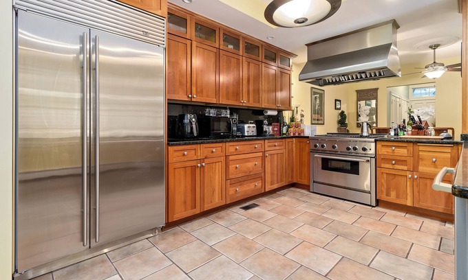 Mid-Cambridge Casa | All to Yourself Basement apt