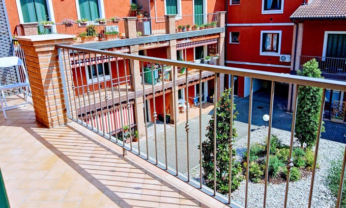 Lonato del Garda Apartamento | Alla Corte - 2 Bedrooms Apartment
