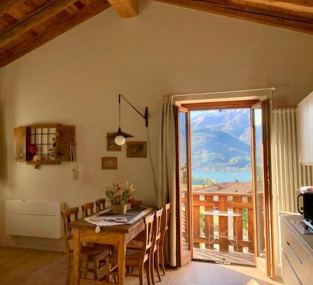 Colico Apartamento | Alle Macine - Lake Como Heritage Home in Molino Maufet Watermill - Lake View Balcony