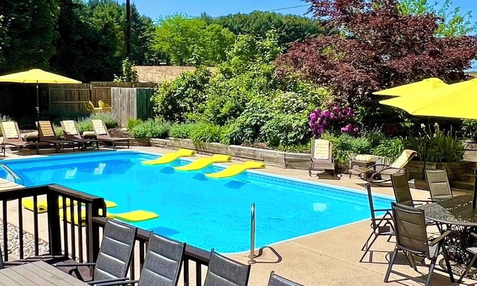 Fennville Casa | CAMPOS ALLEGAN. 6acres en la ciudad, Piscina, HotTub, Fireplce, FirePit, PingPong, Juegos, Playa