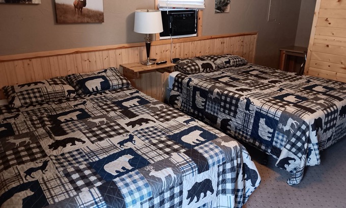 Hill City Hotel | Allen Gulch Cabins is the perfect location to stay and explore the Black Hills!!