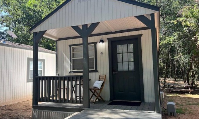 Athens Casa | Allie Rose/Tiny house Lake Athens/ Canton Trade Days