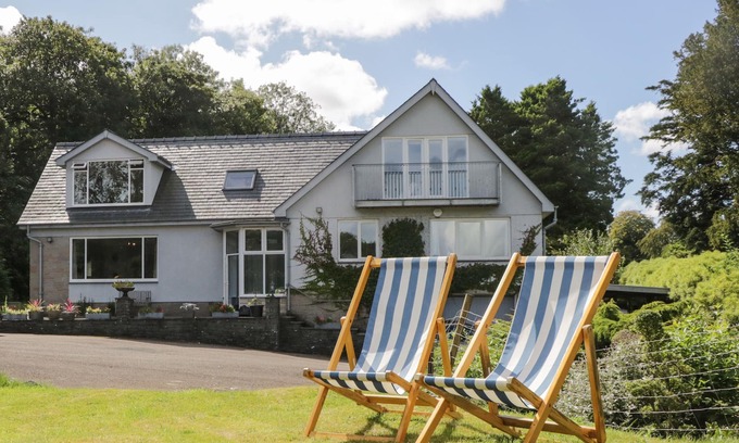 Newby Bridge Cabaña | ALLOA, pet friendly, character holiday cottage in Newby Bridge
