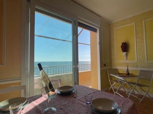 Ladispoli Apartamento | Alloggio turistico fronte mare con vista da sogno