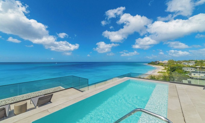 Brighton Apartamento | Allure 401 - NEW Beachfront Condo On Brighton Beach