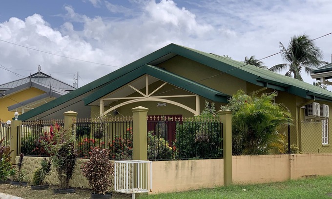 Piarco Casa | Seductor Ambrosia 2BR