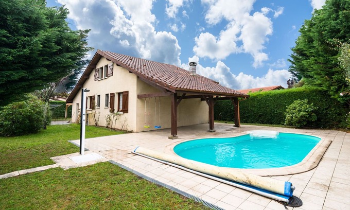 Sainte-Eulalie-en-Born Casa | Casa de vacaciones independiente en Ste-Eulalie en Born con piscina