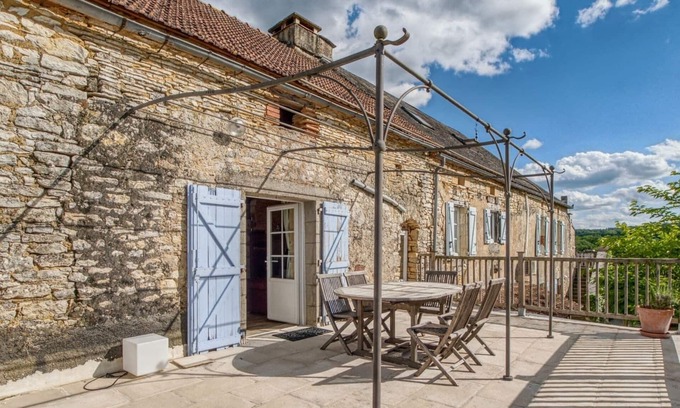 Degagnac Casa | Acogedora casa de vacaciones en Dégagnac con piscina climatizada y jacuzzi