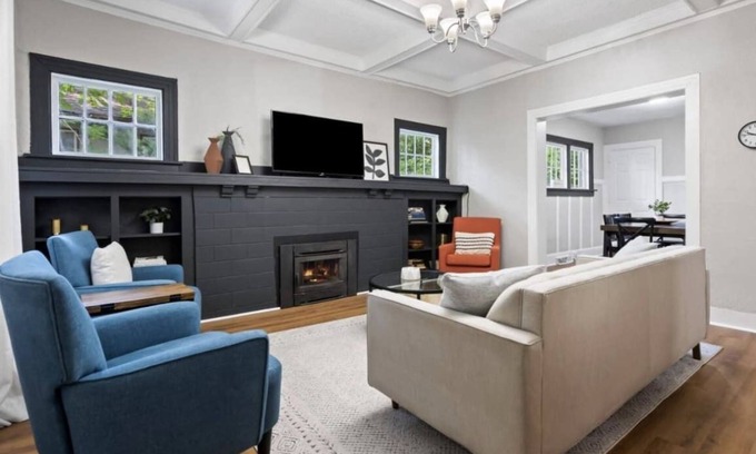 Des Moines Casa | Alluring Home Near Drake University