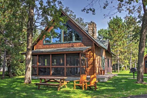Nisswa Casa | Alluring Nisswa Cabin on Gull Lake with Fireplace!