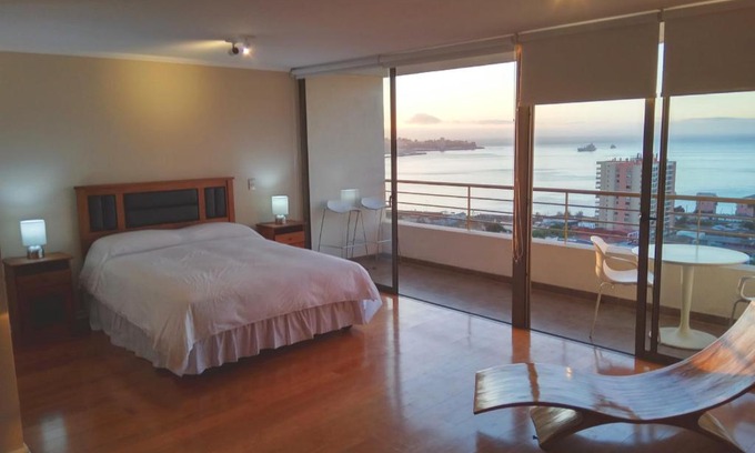 Placeres Apartamento | Alluring View at Valparaiso departamento