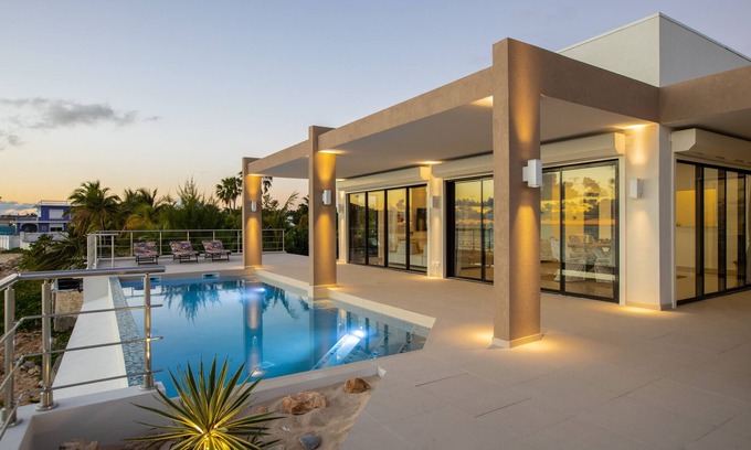 Beacon Hill Villa | OCEAN FANTASY-DIRECT OCEANFRONT-Penthouse de lujo-Piscina privada en la azotea