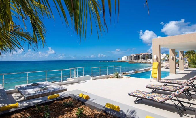 Beacon Hill Villa | ALMA - DIRECT BEACH ACCESS 4 BR VILLA