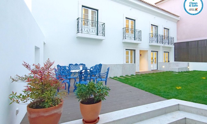 Santo Estevao Hotel | Alma Moura Residences