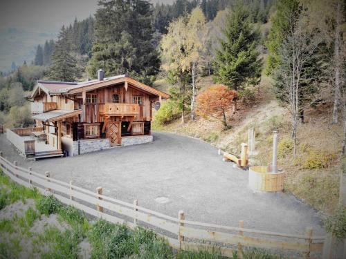 Saalbach-Hinterglemm Chalet De Esquí | Almhütte Lengau