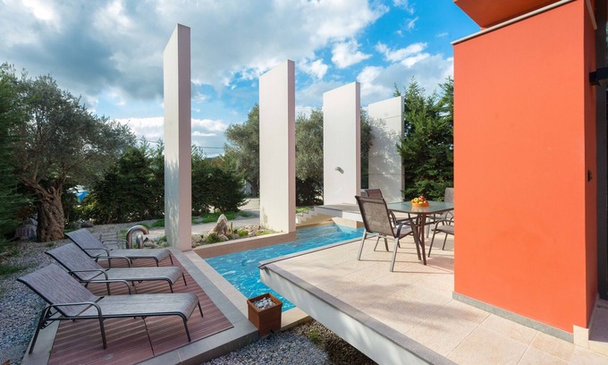 Ixia Villa | Almond Villa