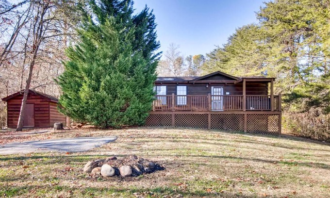 Wears Valley Casa | Almost Camping Cabin