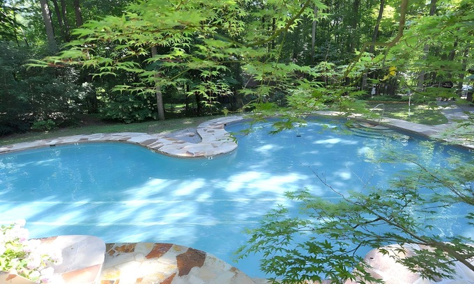 Berkeley Springs Cabina | Almost Heaven - Cozy and Wonderful