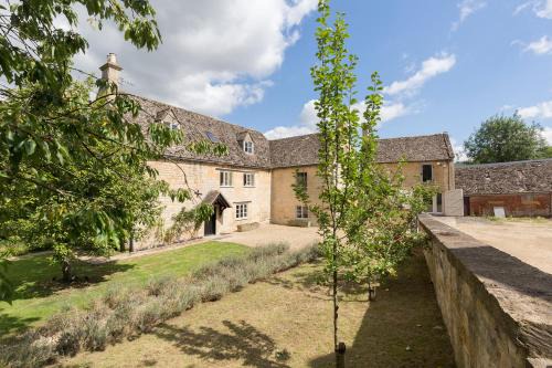 Winchcombe Casa | Almsbury Farmhouse