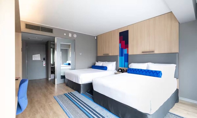 Leuro Hotel | Aloft Lima Miraflores l Breezy 2 Queens l Pet-friendly Hotel w/ Indoor Pool