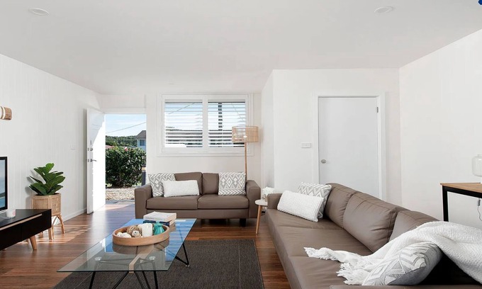 Fingal Bay Villa | Aloha Beach House – Stay 3, Pay 2!