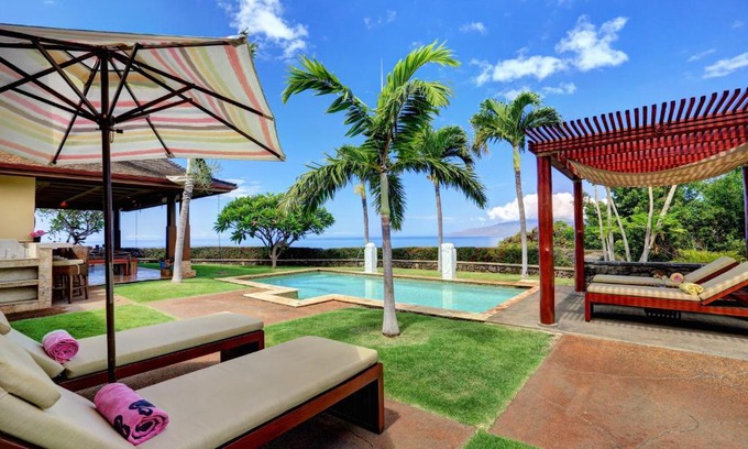 Historic Lahaina Front Street Casa | Aloha Spirit Maui home
