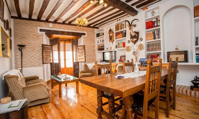 Rueda Casa | Alojaguay RUEDA, CASA MUSEO RÚSTICA-MODERNA, máxima TRANQUILIDAD con COMODIDAD