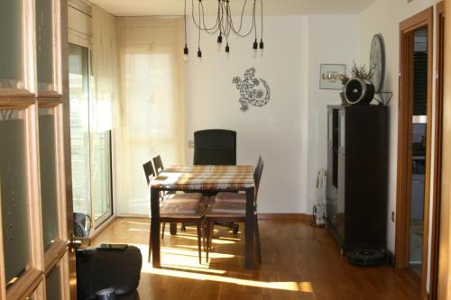 Terrassa Apartamento | Alojamiento luminoso y bien ubicado en Terrassa Barcelona