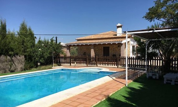 Olvera Cabaña | Casa rural con piscina privada, parque infantil, AC, BBQ, wifi gratis