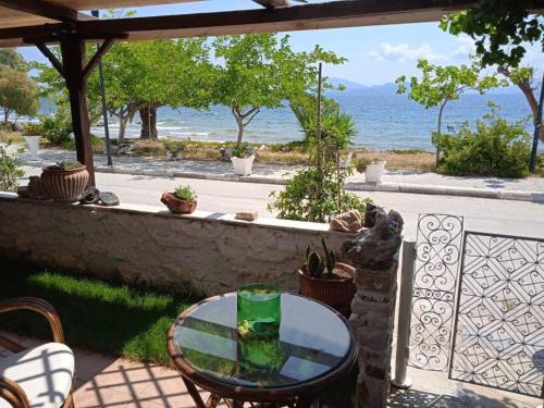 Nea Anchialos Casa | Alonaki Seafront Cottage