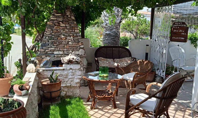 Nea Anchialos Casa | Alonaki Seafront Cottage