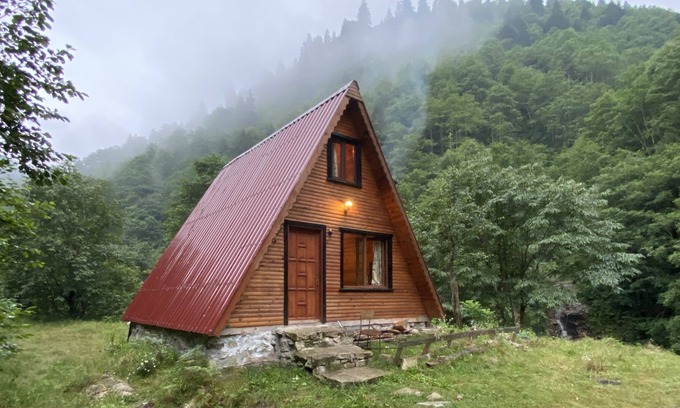 Cayeli Casa | Alone on the Mountain
