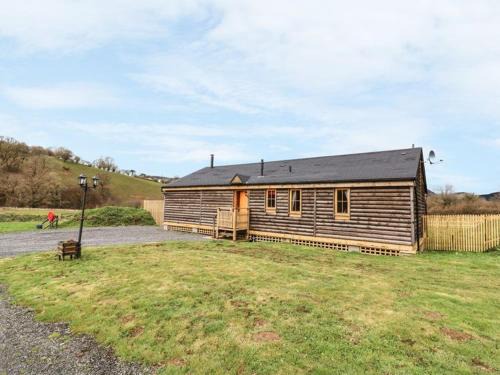 Llanbrynmair Chalet De Esquí | Alpaca cabin-mountain view-hot tub-rural retreat