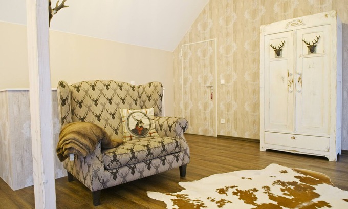 Niederkruechten Casa | AlpacaView Lodge - Gatehouse -