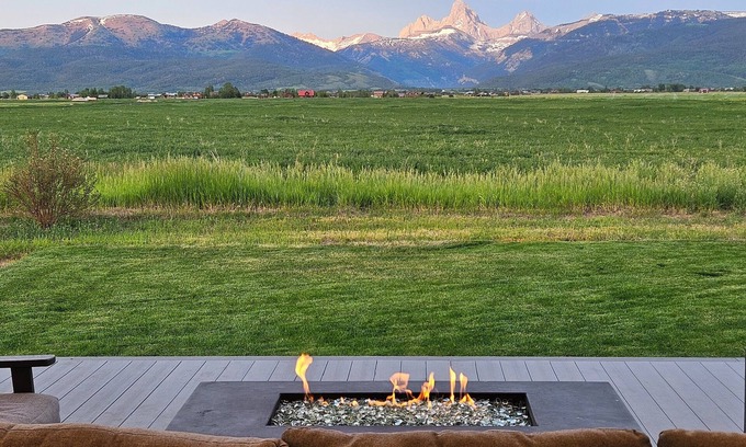Driggs Casa | Alpenglo Farm