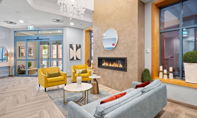 Village North Hotel | Alpenglow Lodge by MountainView