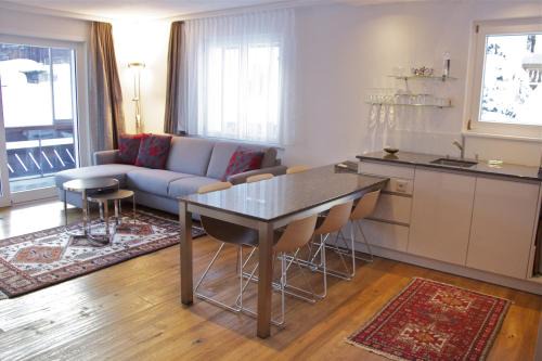 Saas-Fee Apartamento | Alpenhof