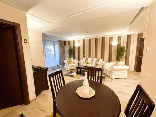 Poiana Brasov Apartamento | Alpin ApartHotel 2302