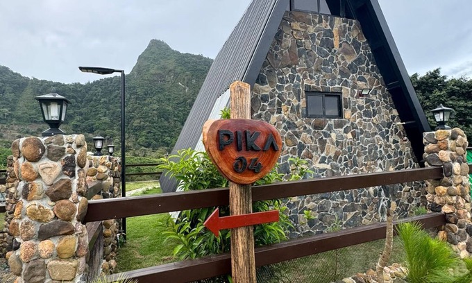 Panama Oeste Province Cabina | Cabaña de montaña tipo alpina con piscina Pika 04 by Pika Cabins