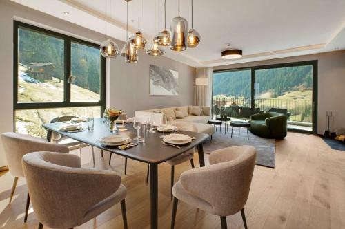 See Apartamento | Alpine Chic - Fireplace Views & Ski Resorts