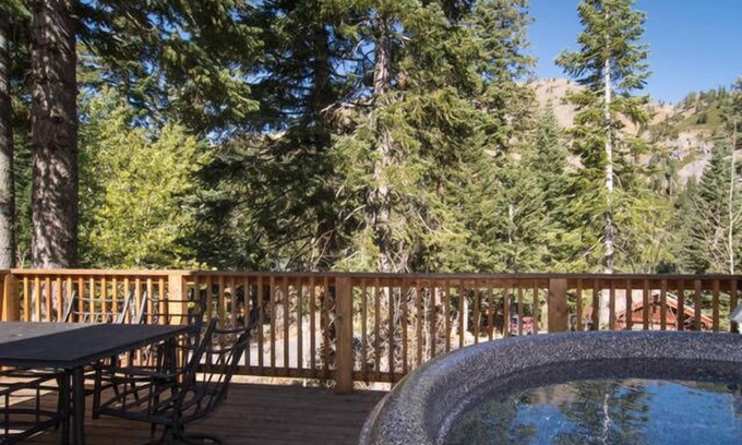 Alpine Meadows Casa | Alpine Darling - Alpine Meadows 2 BR + Loft con bañera de hidromasaje - También se admiten mascotas