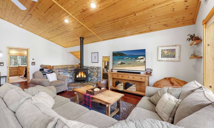 Tahoma Casa | Alpine Gem | Near Homewood Mountain!