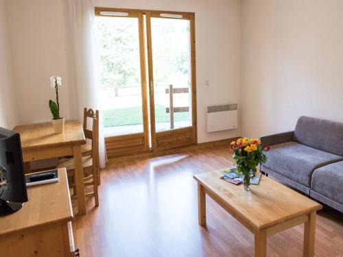 Giez Apartamento | Alpine Getaway with Pool