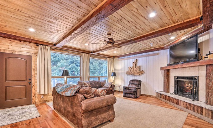 Alpine Northeast Casa | Alpine Home w/ Grill < 2 Mi to Greys River!