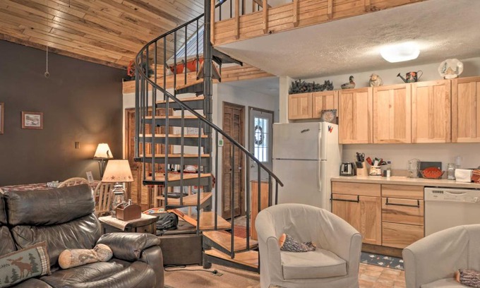 Alpine Lake Casa | Alpine Lake Resort Chalet with Indoor Pool Access!